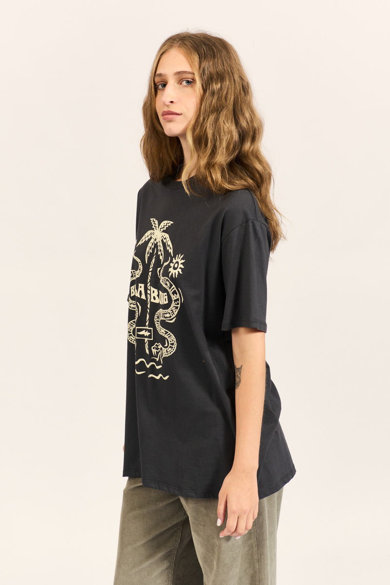 Remera Billagong Mujer Tiki Snake Over Tee Negro