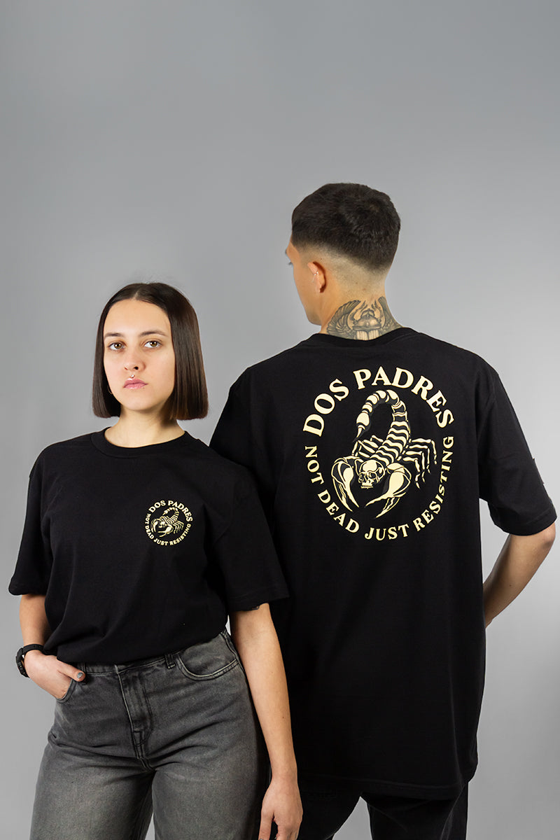 Remera Dos Padres Unixes Regular Negra 6013G