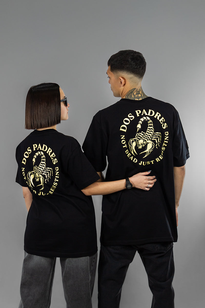 Remera Dos Padres Unixes Regular Negra 6013G