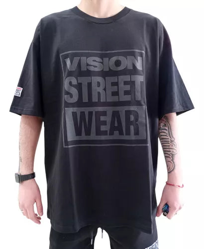 Remera Vision Over Classic Total Black