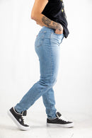 Jean Levis M High Waisted Taper Mom (Medio Claro)
