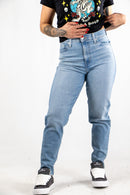 Jean Levis M High Waisted Taper Mom (Medio Claro)