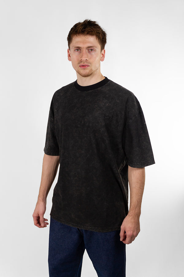 Remera Kingpin Hombre Regular Negro Gastado 684F1
