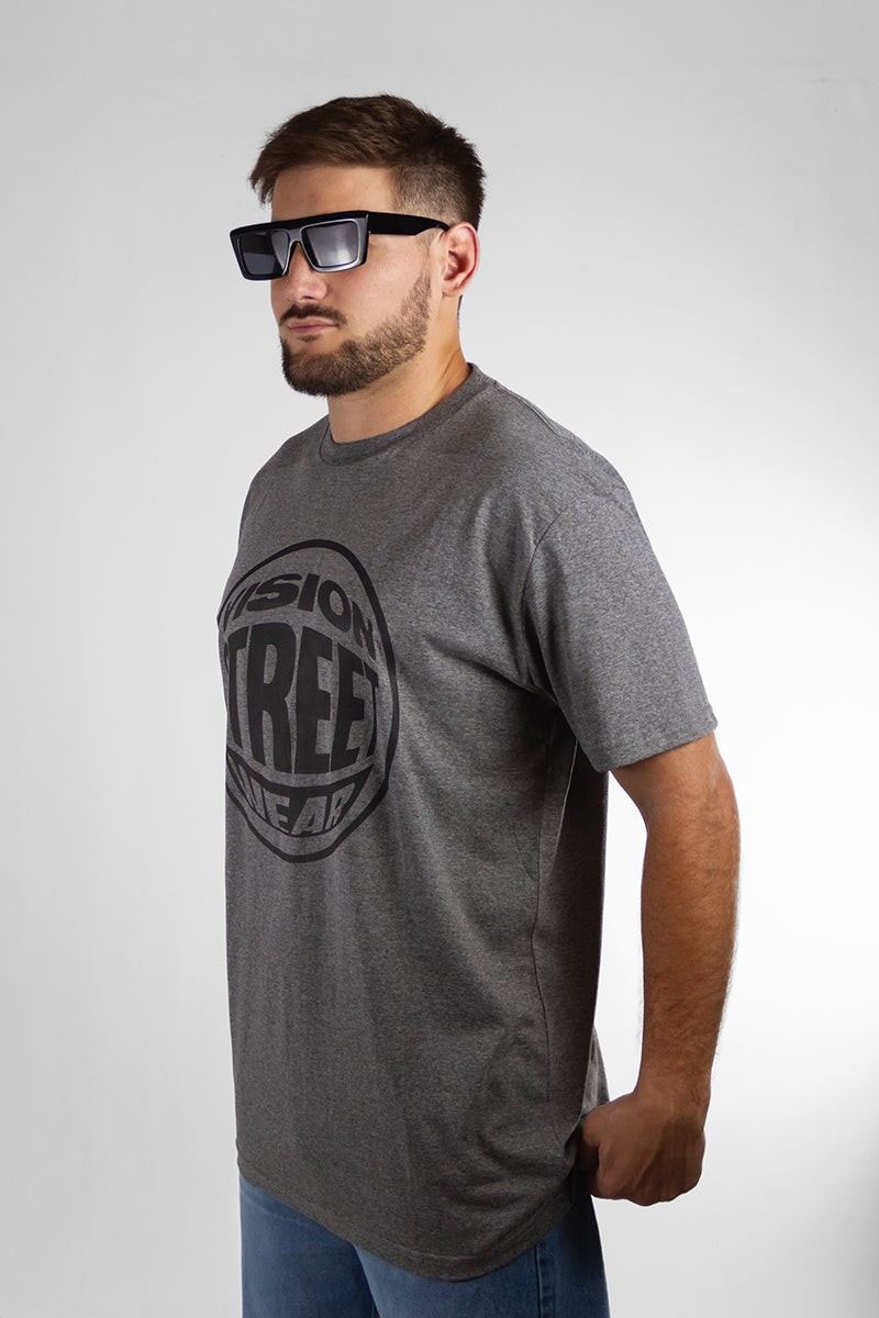 Remera Vision Long Fit Vision Logo Redo Gris