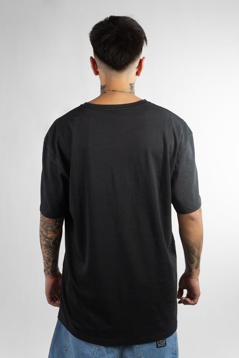 Remera Rvca Mc Big DAYSHIFT (Neg)