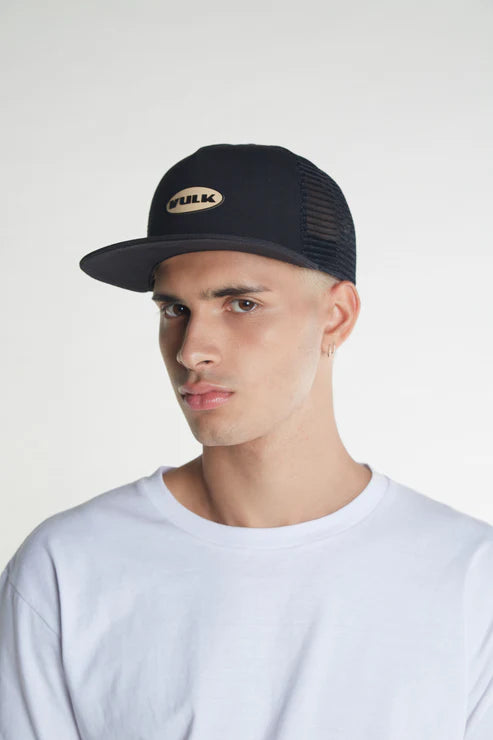 Gorra Vulk  Oval Flat Trucker Black