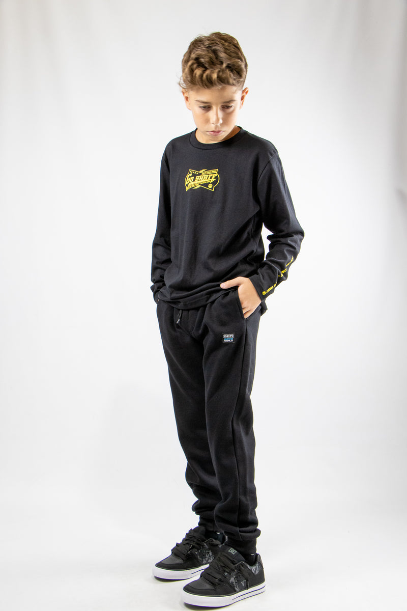 Jogging Ocn Fist Negro KIDS Etiqueta Letras