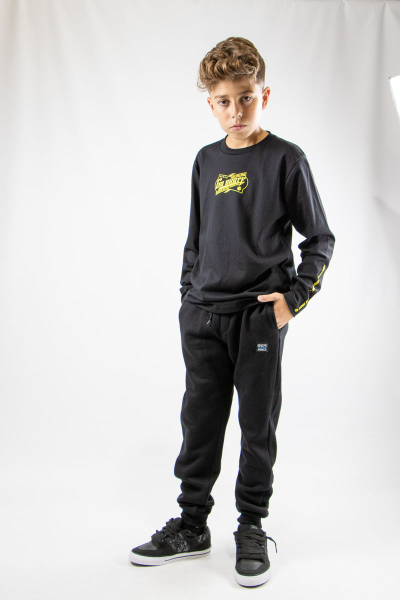 Jogging Ocn Fist Negro KIDS Etiqueta Letras