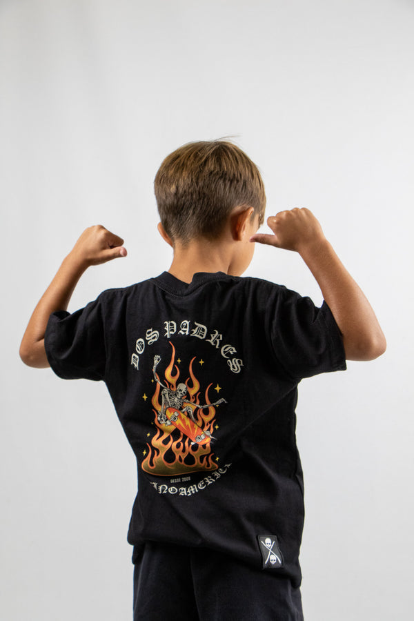 Remera Dos Padres KIDS 2 Fathers Diseño Skater On Fire Negro